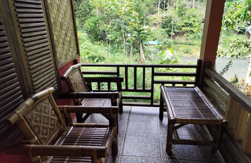 Bohorok House | Ibu Bumi Orangutan guesthouse
