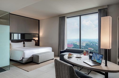 Surabaya Hotel | Whiz Luxe Hotel Spazio Surabaya