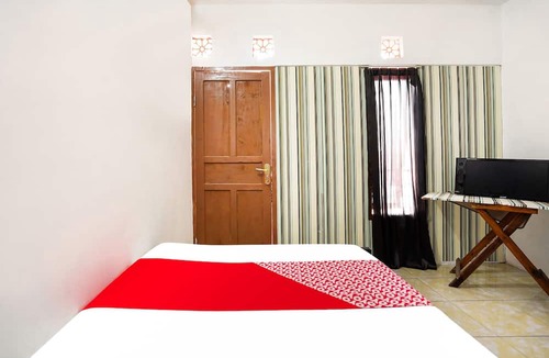 Pasuruan Hotel | OYO 91827 Tutus Homestay Syariah