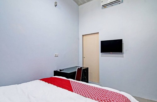 Pekanbaru Hotel | OYO 92081 Malora Homestay