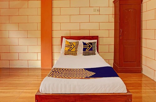Kepanjen Hotel | OYO Life 92568 Penginapan Joglo Syariah