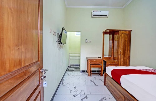 Madiun Hotel | OYO Life 92043 Kost Barokah Syariah Madiun
