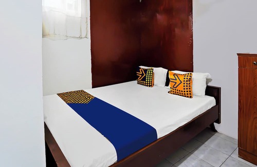 Gubeng Hotel | OYO Life 92651 Meir E-homestay Syariah