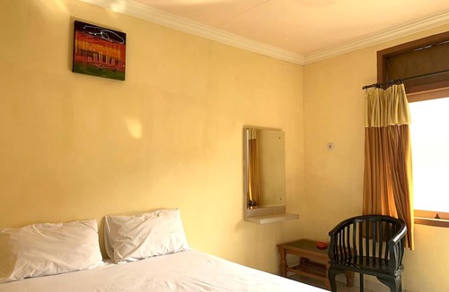 Pinrang Hotel | Hotel O Wisma Phinisi Syariah Near Mall of Pinrang Sejahtera