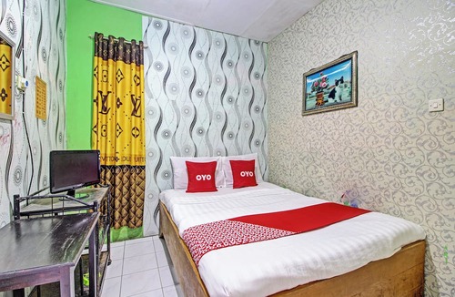 Karanganyar Hotel | OYO 92759 Penginapan Piji Kembar