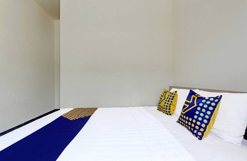 Karanganyar House | SPOT ON 91709 Aster Hotel Syariah