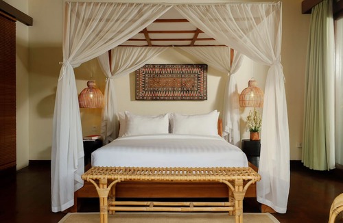 Batu Bolong Villa | Villa Nelayan by Nakula
