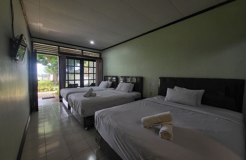 Tuk Tuk Hotel | Pandu Lakeside Hotel Tuktuk