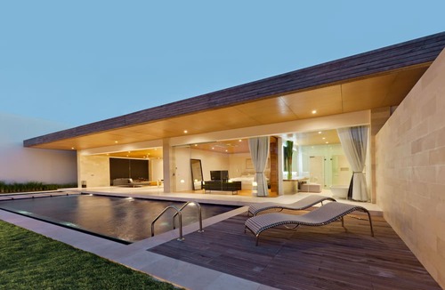 Seminyak Resort | One Eleven Retreat
