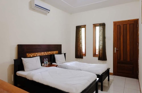 Kalipuro Hotel | Hotel Mahkota Plengkung