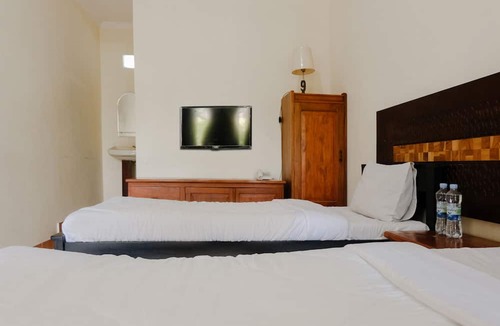 Kalipuro Hotel | Hotel Mahkota Plengkung