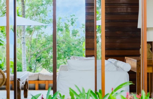 Selong Belanak Hotel | EM Hill Estate
