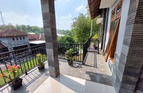 Bantul Hotel | DS Homestay Krebet
