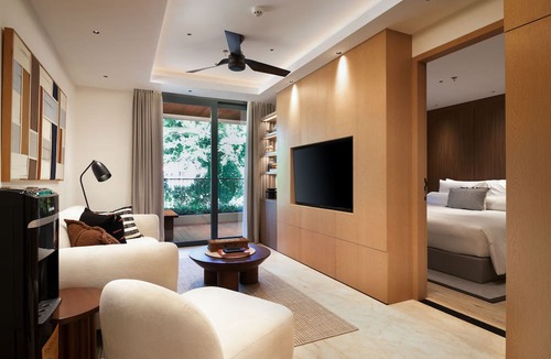 Downtown Kuta Hotel | Beachwalk Residence