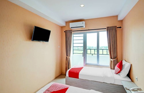 Medan Hotel | Super OYO 90245 Tridasa
