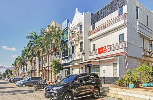 Kelapa Gading Barat Hotel | Super OYO 90422 Mall Of Indonesia