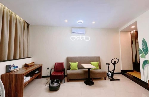 Jakarta Hotel | Oak Tree Urban Jakarta
