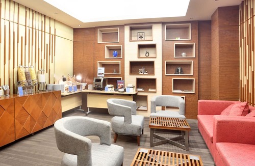 Semarang Hotel | Holiday Inn Express Semarang Simpang Lima by IHG