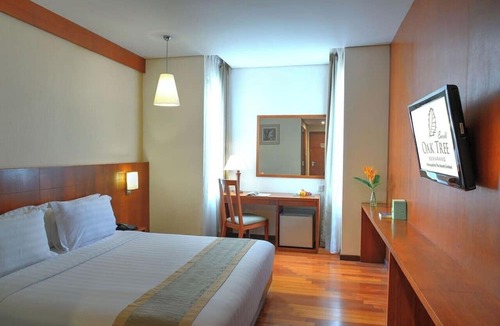 Semarang Hotel | Oak Tree Emerald Hotel & Conventions Semarang