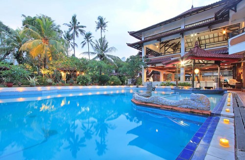 Legian Hotel | Puri Naga Beachfront Cottages