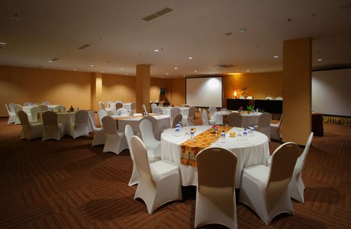 Pemecutan Kelod Hotel | b Hotel Bali & Spa