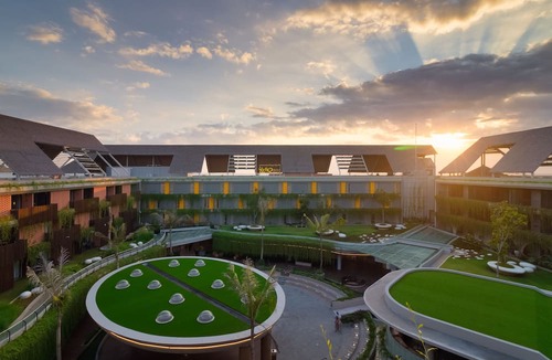 Downtown Kuta Hotel | YELLO Hotel Kuta Beachwalk Bali