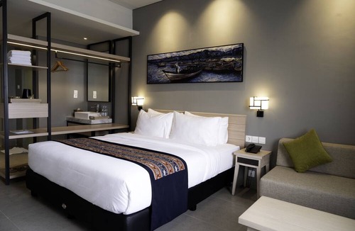 Naha Hotel | Tahuna Beach Hotel and Resort