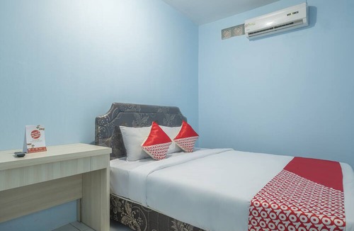 Makassar Hotel | OYO 2775 RF Homestay