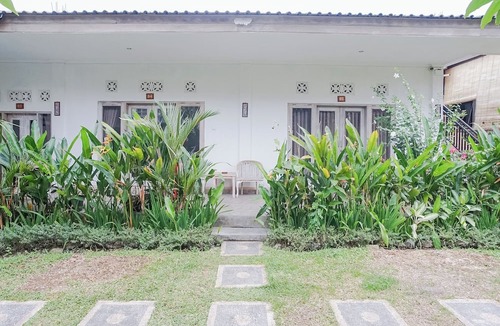 Batu Bolong Hotel | Karan Homestay Canggu