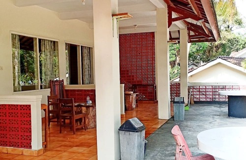 Pelabuhan Ratu Bed & Breakfast | Bunga Ayu Seaside Resort
