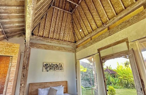 Renon Hostel | Bali Eco Living Yoga Healing Meditation and Retreat Center