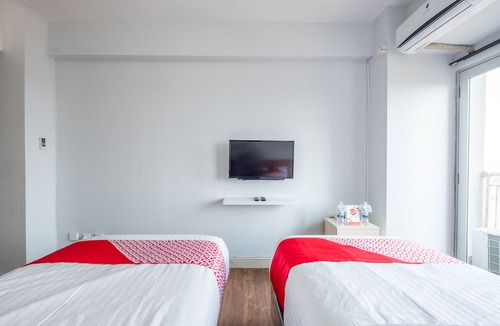 Cileunyi Hotel | OYO 1405 Easton Park Residence