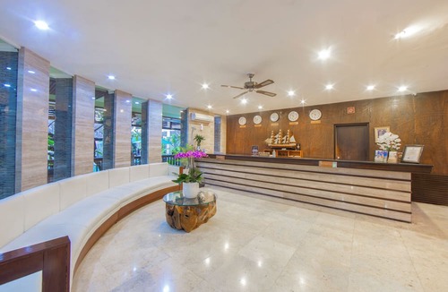 Legian Hotel | The Lokha Legian Resort & Spa