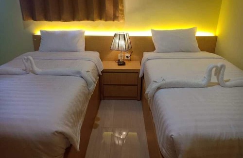 Maumere Bed & Breakfast | Merlin Hotel