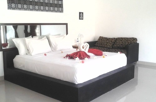 Senggigi Bed & Breakfast | Tom and Jerry Villa Lombok