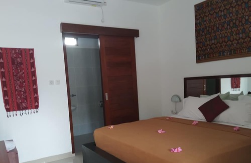Senggigi Bed & Breakfast | Tom and Jerry Villa Lombok