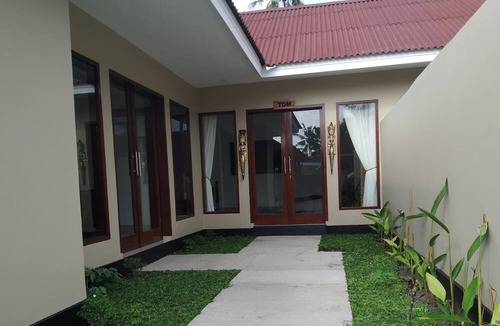 Senggigi Bed & Breakfast | Tom and Jerry Villa Lombok