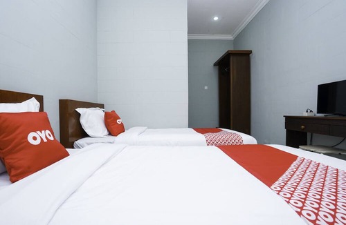 Bojonegoro Hotel | OYO 2493 Lotus Hotel Syariah