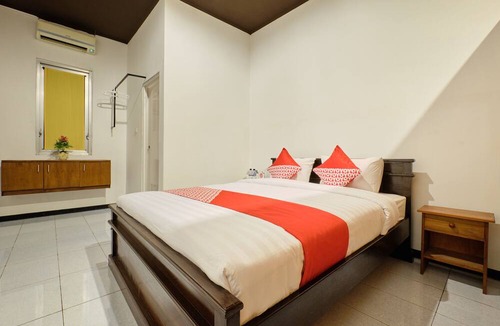 Borobudur Hotel | OYO 2519 Mayang Garini