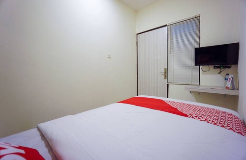 Manado City Centre Hotel | Super OYO 1838 COZY Home