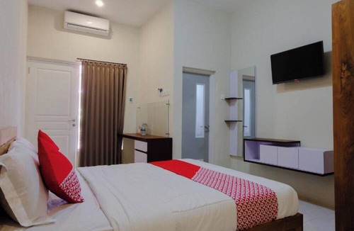 Banyuwangi Hotel | Hotel O Kate'el Inn