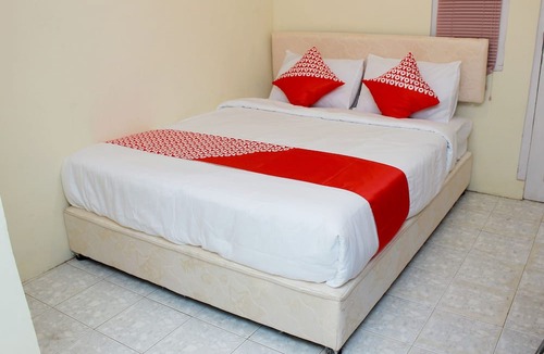 Bengkulu Hotel | OYO 1335 Anie 71 Residence
