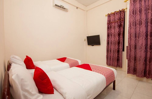 Rantauprapat Hotel | OYO 2069 Wisma Syariah Kampung Baru