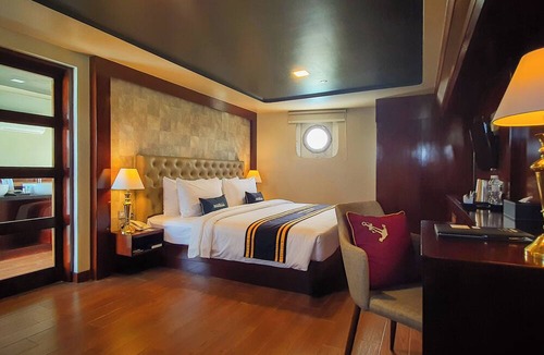 Sebung Hotel | Doulos Phos The Ship Hotel