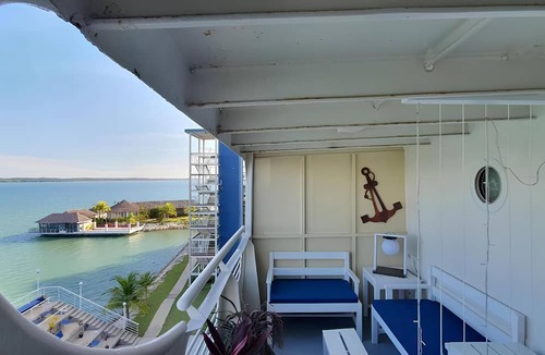 Sebung Hotel | Doulos Phos The Ship Hotel