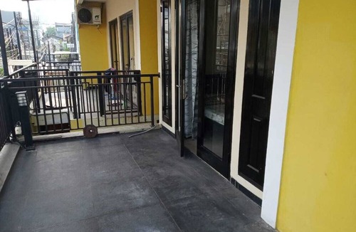 Tanjung Duren Utara House | Guest House 647 Tanjung Duren Utara