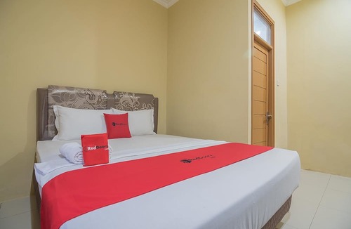 Banjarbaru House | RedDoorz Plus near Syamsudin Noor Airport 3
