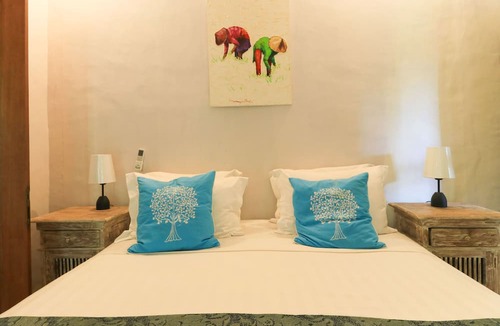 Mushroom Bay Hotel | Villa Mangga