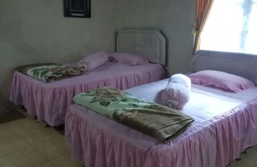 Malino Hotel | Lembah Biru Lagoon