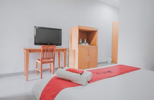 Jambi House | RedDoorz Premium @ Jalan Pal 10 Jambi